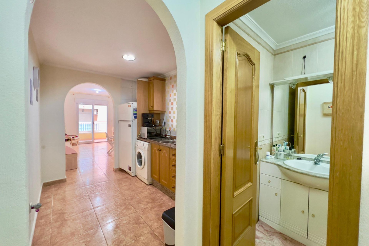 Resale - Apartment  - Torrevieja - Centro