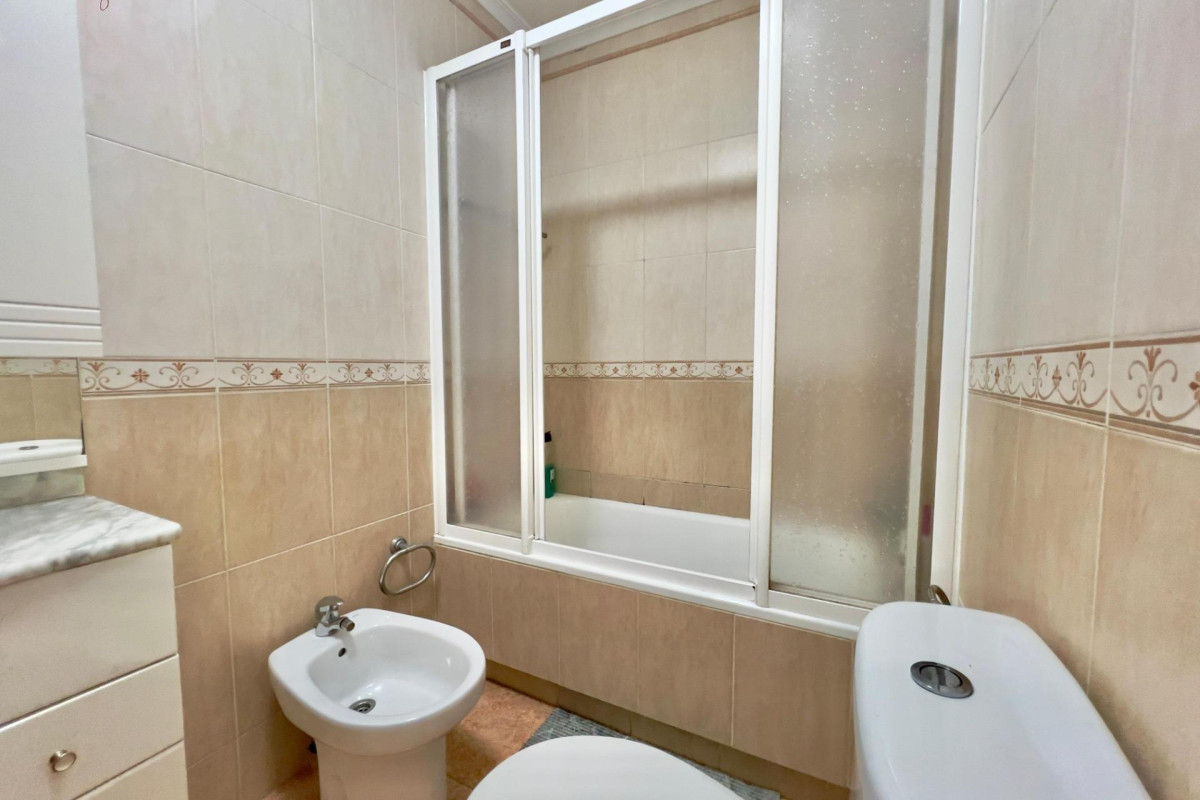 Resale - Apartment  - Torrevieja - Centro