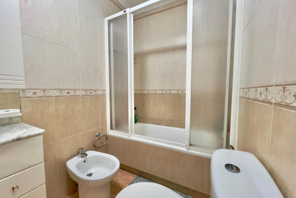 Resale - Apartment  - Torrevieja - Centro