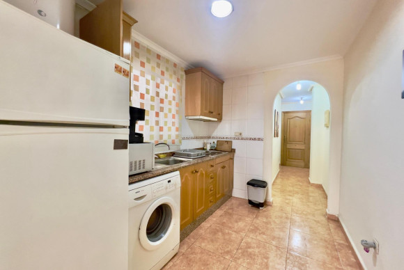Resale - Apartment  - Torrevieja - Centro