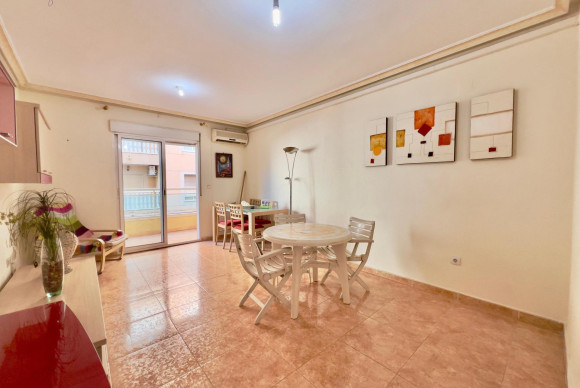 Resale - Apartment  - Torrevieja - Centro