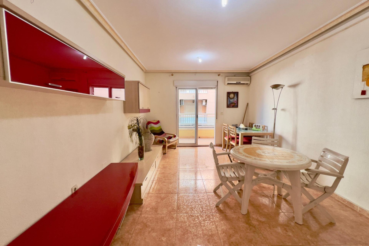 Resale - Apartment  - Torrevieja - Centro