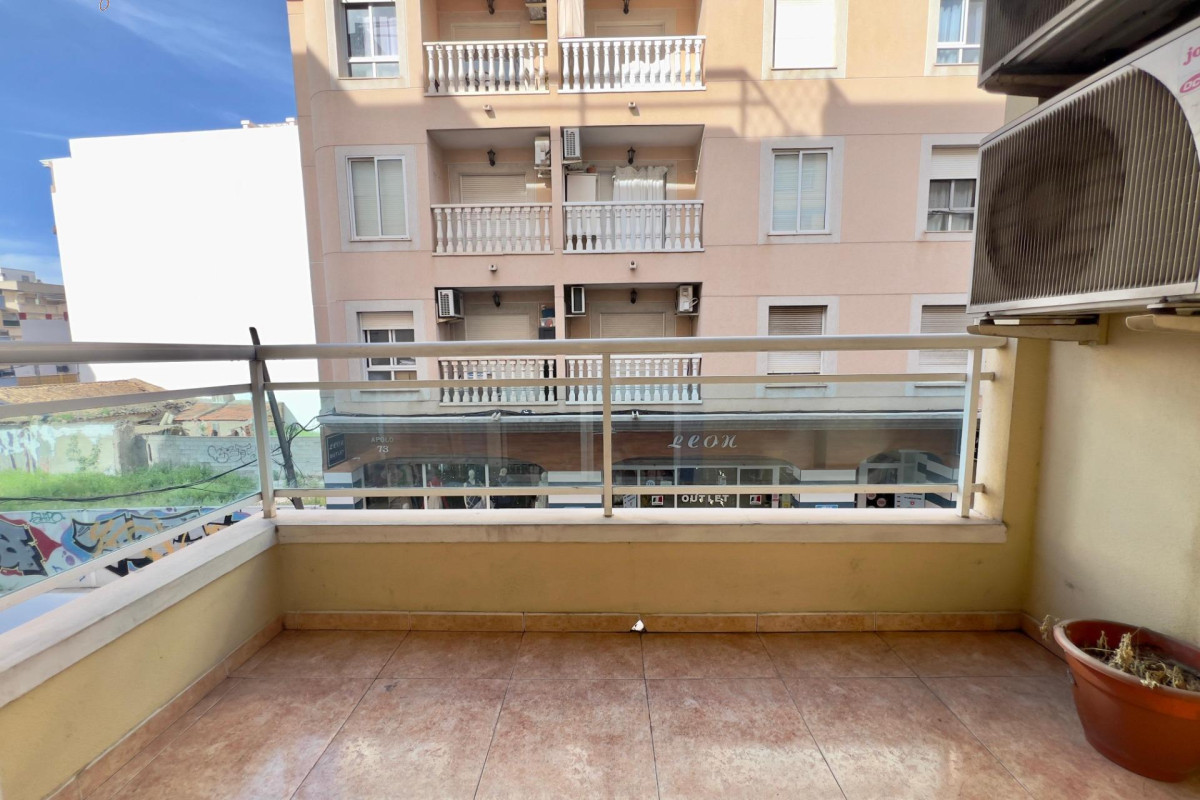 Resale - Apartment  - Torrevieja - Centro