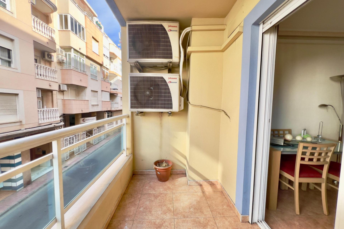 Resale - Apartment  - Torrevieja - Centro