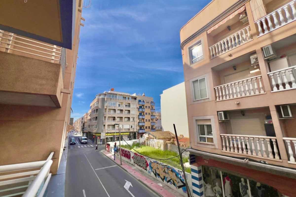 Resale - Apartment  - Torrevieja - Centro