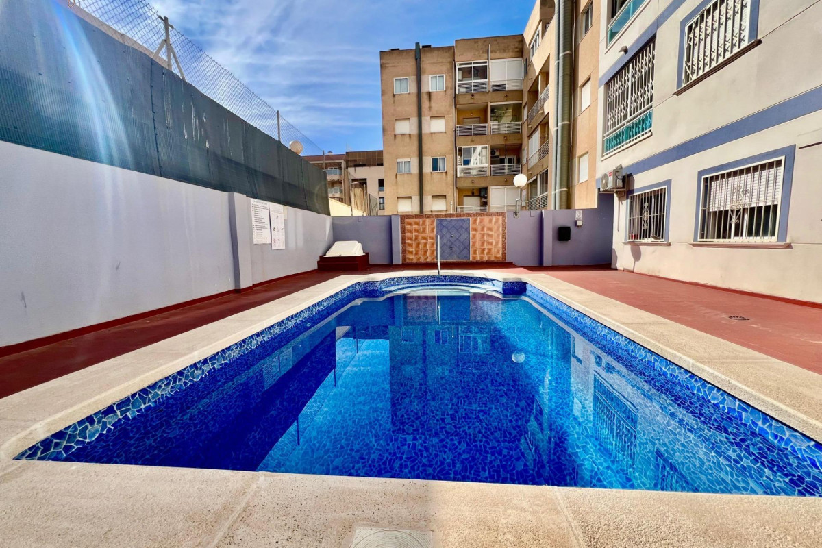 Resale - Apartment  - Torrevieja - Centro