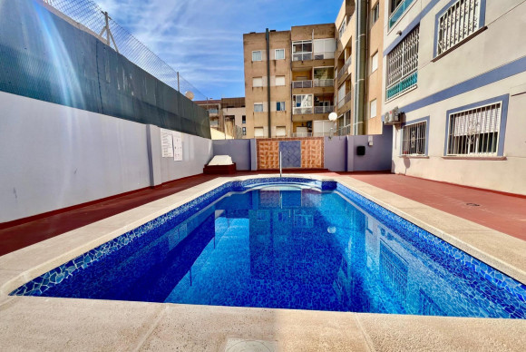 Resale - Apartment  - Torrevieja - Centro