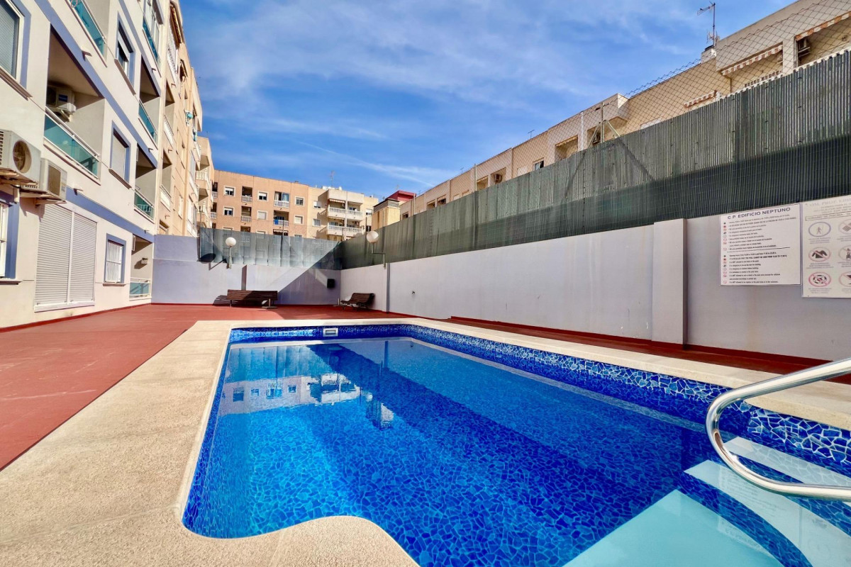 Resale - Apartment  - Torrevieja - Centro