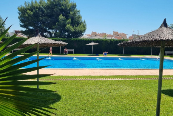 Resale - Bungalow - Torrevieja - Calas blanca