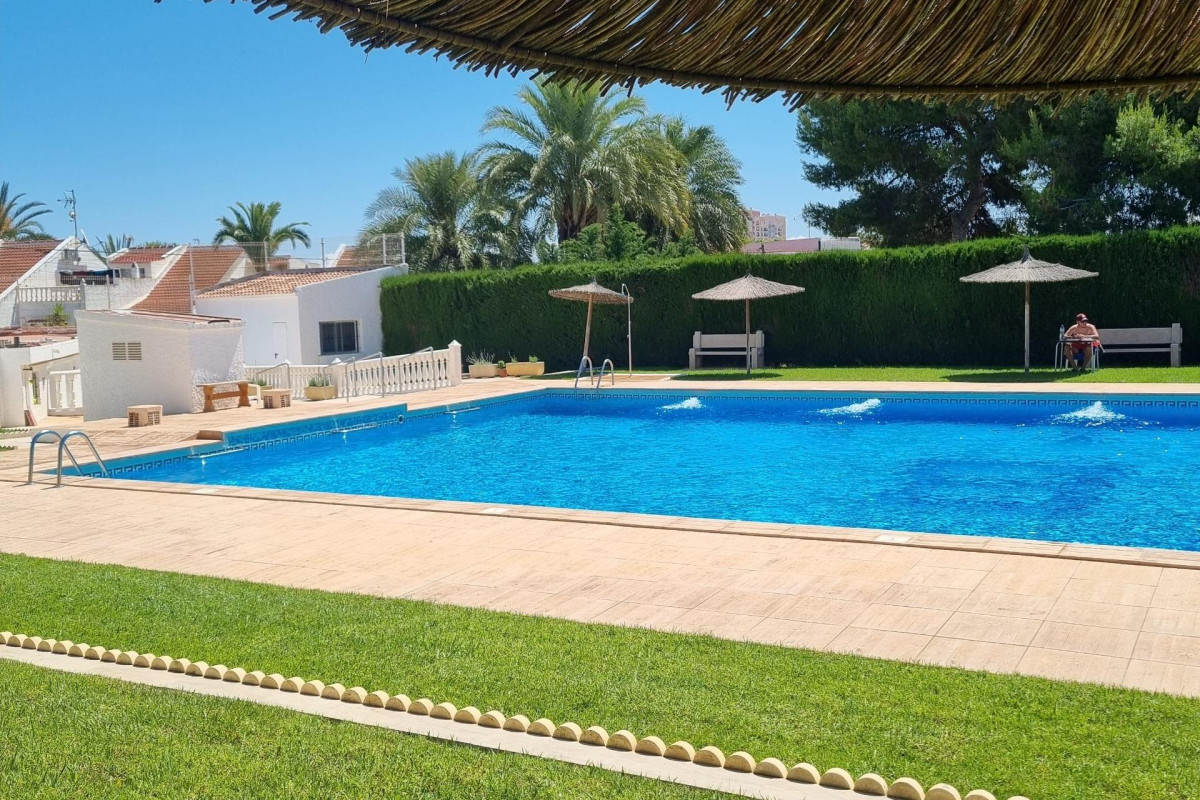 Resale - Bungalow - Torrevieja - Calas blanca