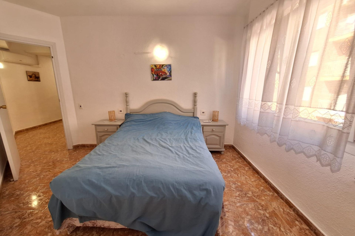 Resale - Apartment  - Torrevieja - Centro