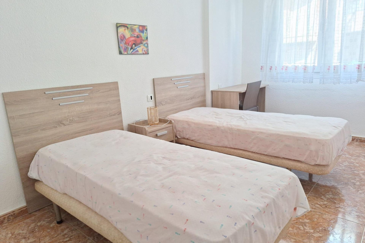 Resale - Apartment  - Torrevieja - Centro