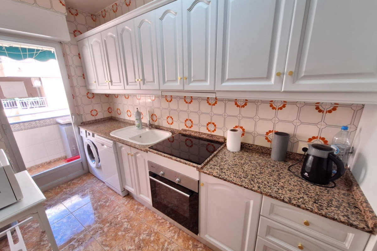 Resale - Apartment  - Torrevieja - Centro
