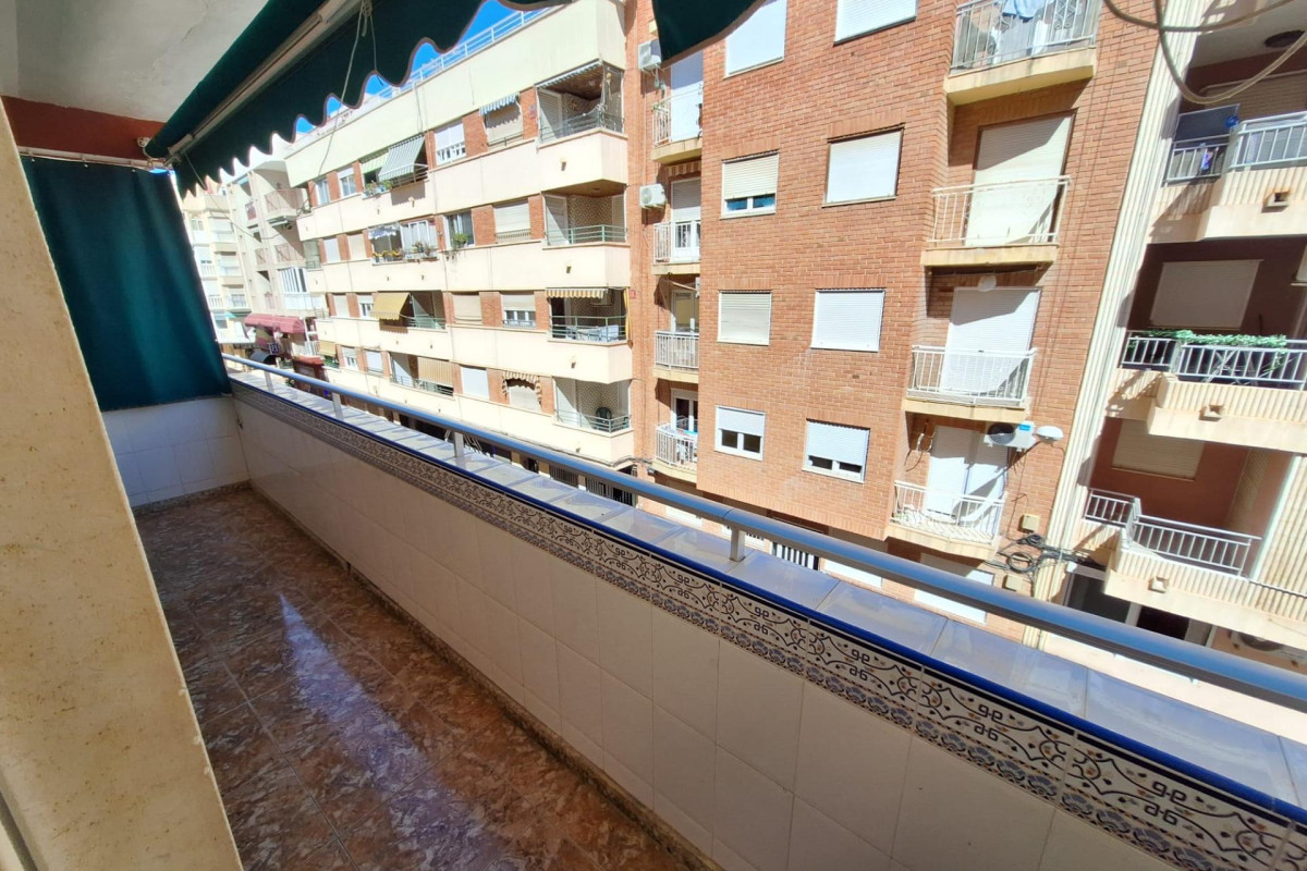 Resale - Apartment  - Torrevieja - Centro