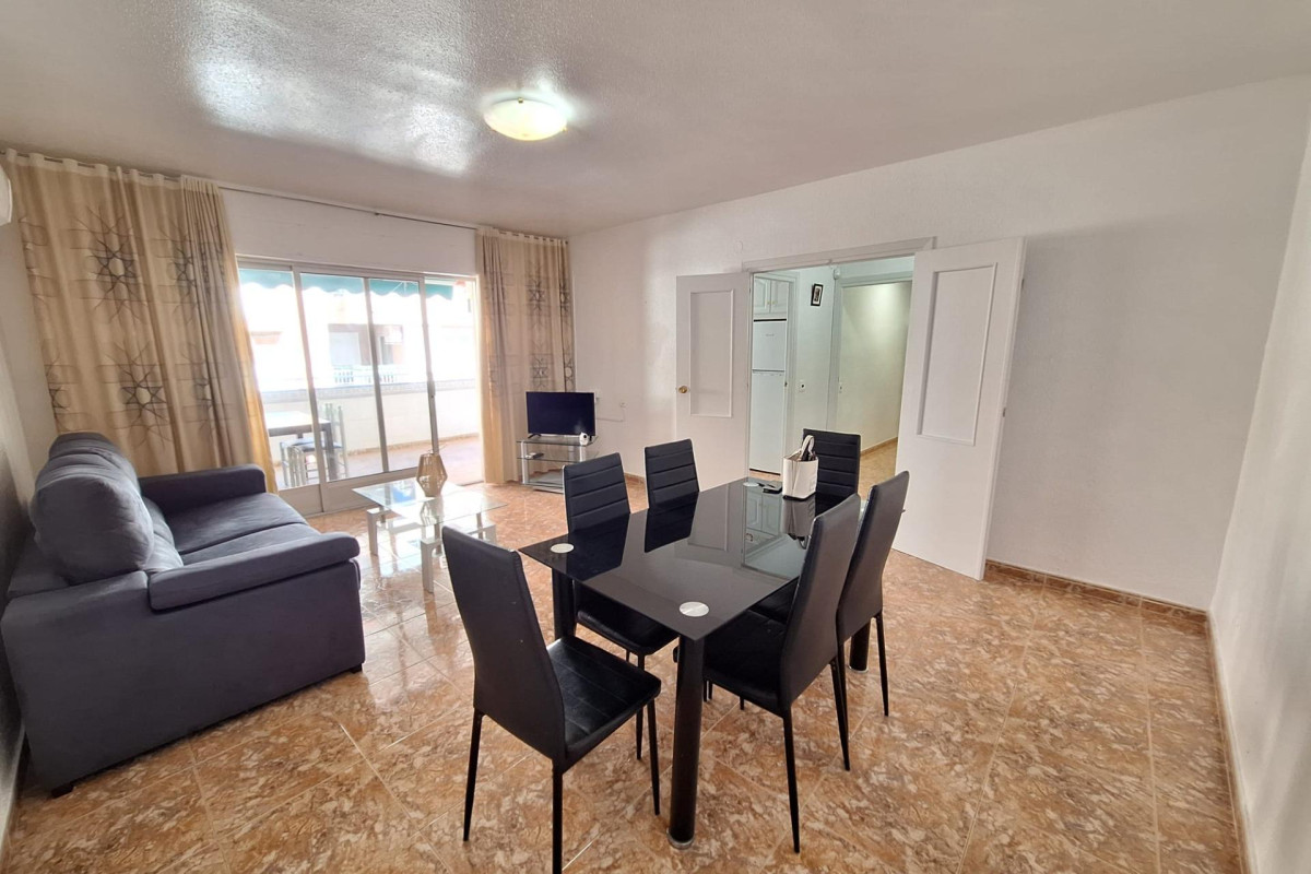Resale - Apartment  - Torrevieja - Centro