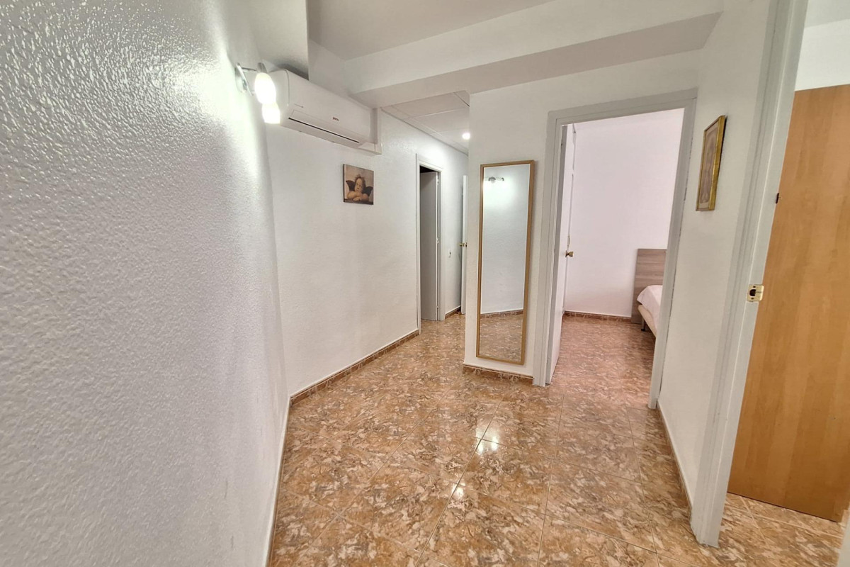 Resale - Apartment  - Torrevieja - Centro