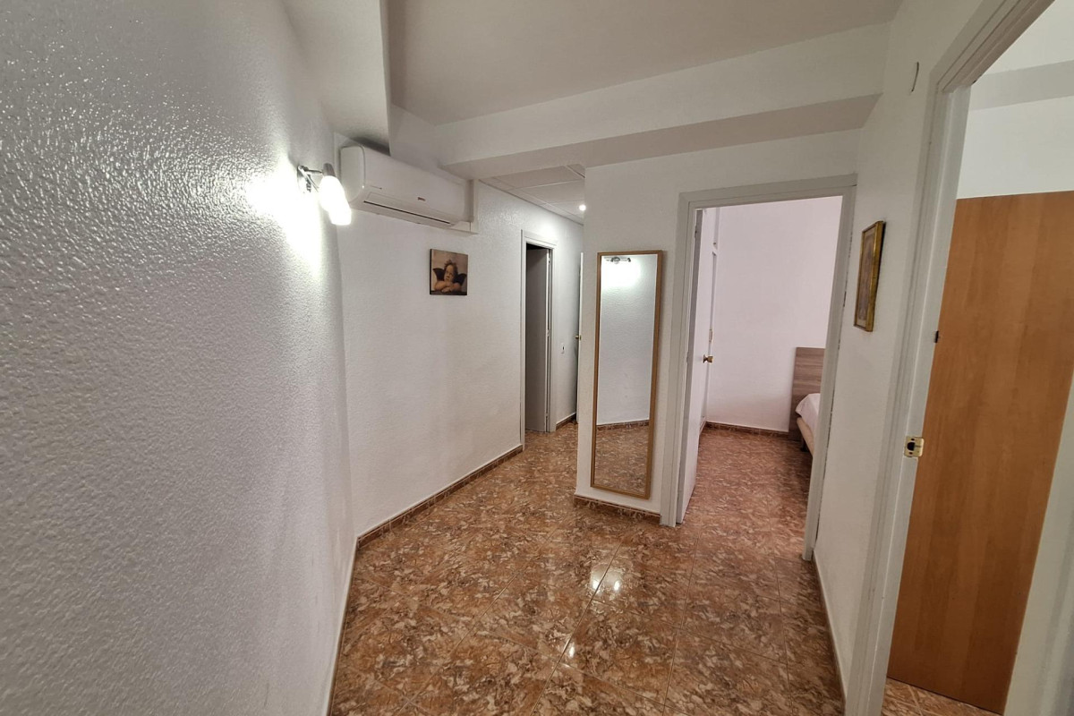 Resale - Apartment  - Torrevieja - Centro