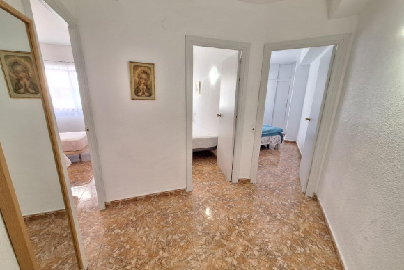 Resale - Apartment  - Torrevieja - Centro