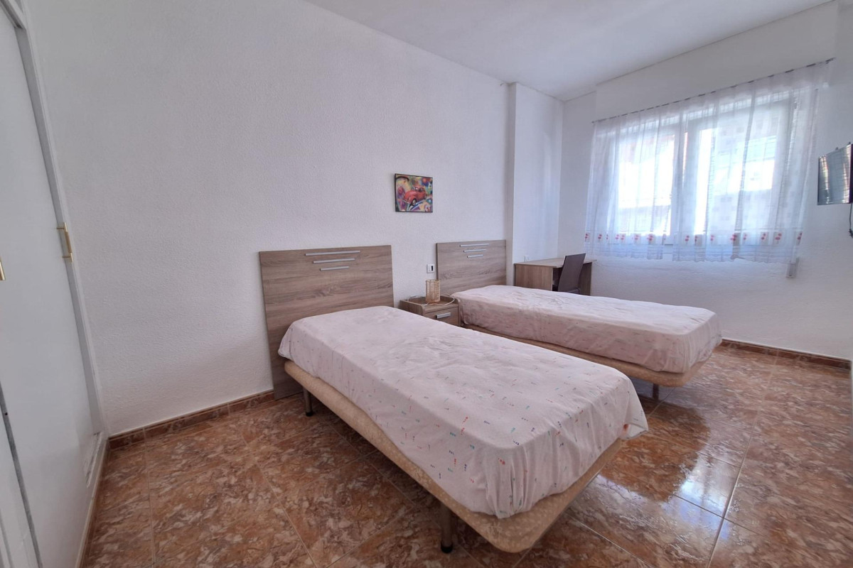 Resale - Apartment  - Torrevieja - Centro