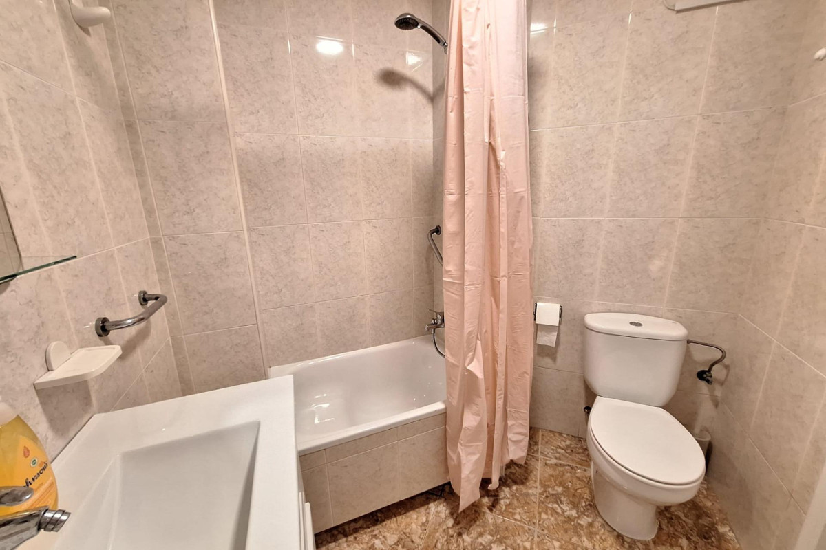 Resale - Apartment  - Torrevieja - Centro