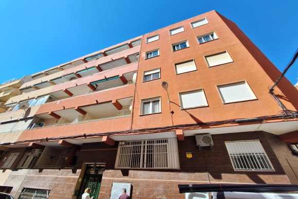 Resale - Apartment  - Torrevieja - Centro