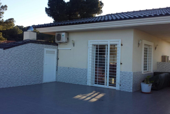 Resale - Villa - Picassent - Urbanizacion el pinar 3