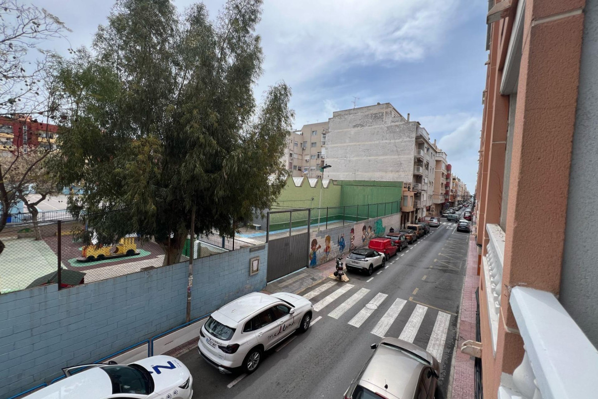 Resale - Apartment  - Torrevieja - Centro