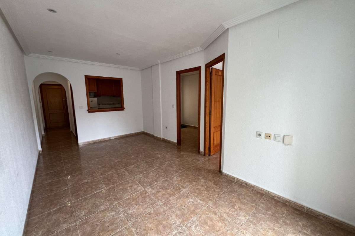 Resale - Apartment  - Torrevieja - Centro