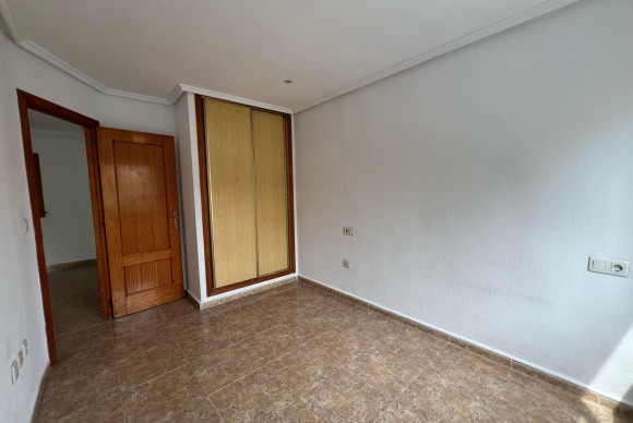 Resale - Apartment  - Torrevieja - Centro