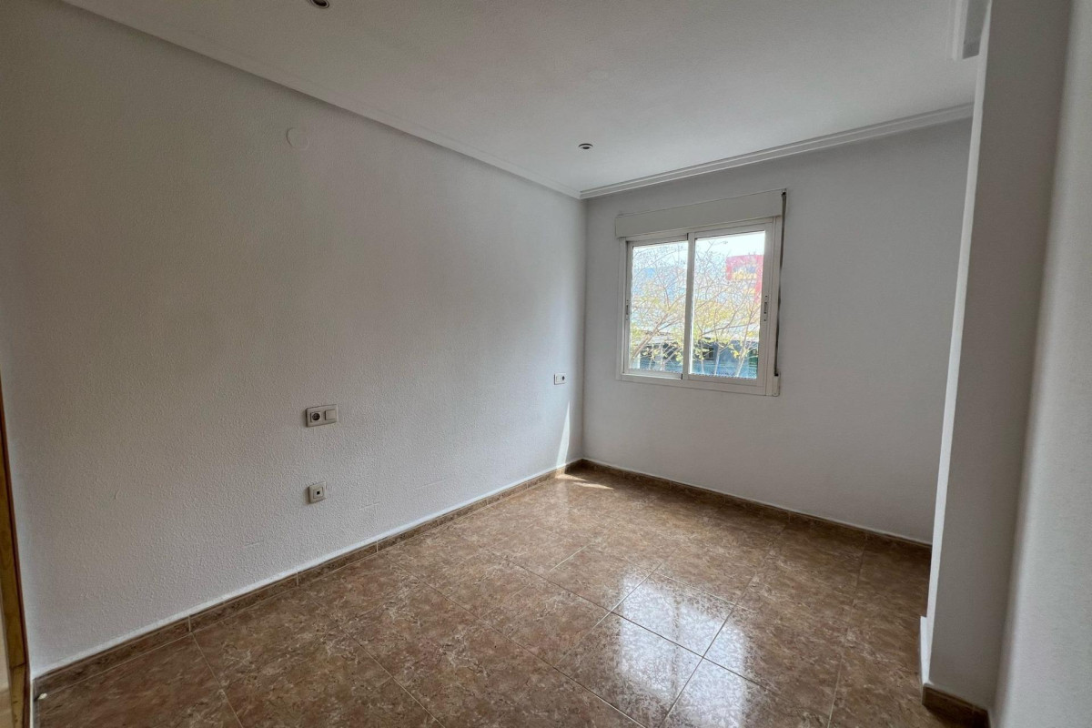 Resale - Apartment  - Torrevieja - Centro
