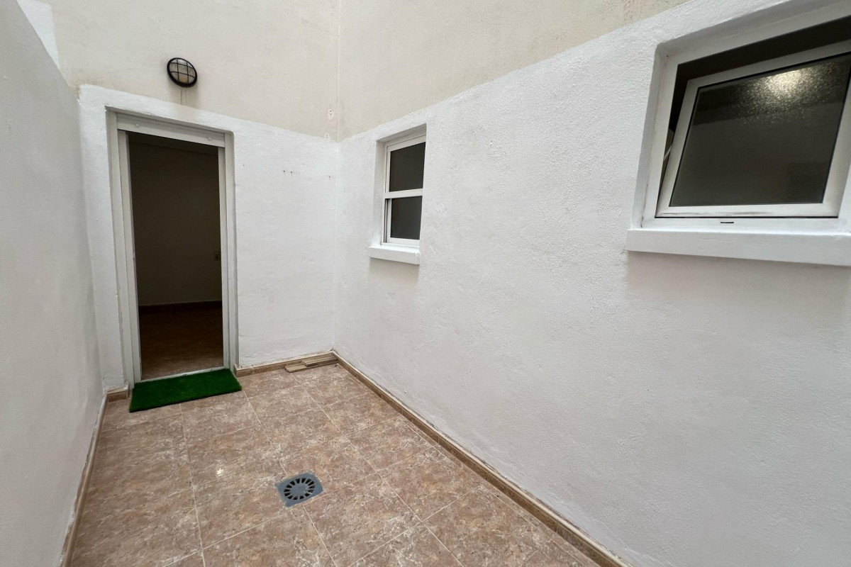 Resale - Apartment  - Torrevieja - Centro