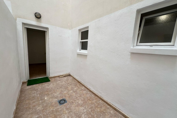 Resale - Apartment  - Torrevieja - Centro
