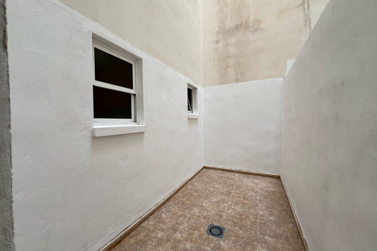 Resale - Apartment  - Torrevieja - Centro