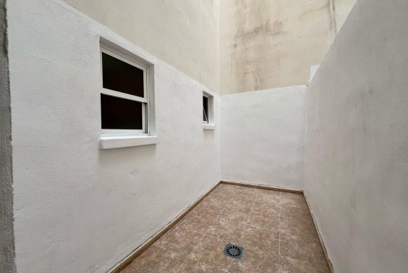 Resale - Apartment  - Torrevieja - Centro