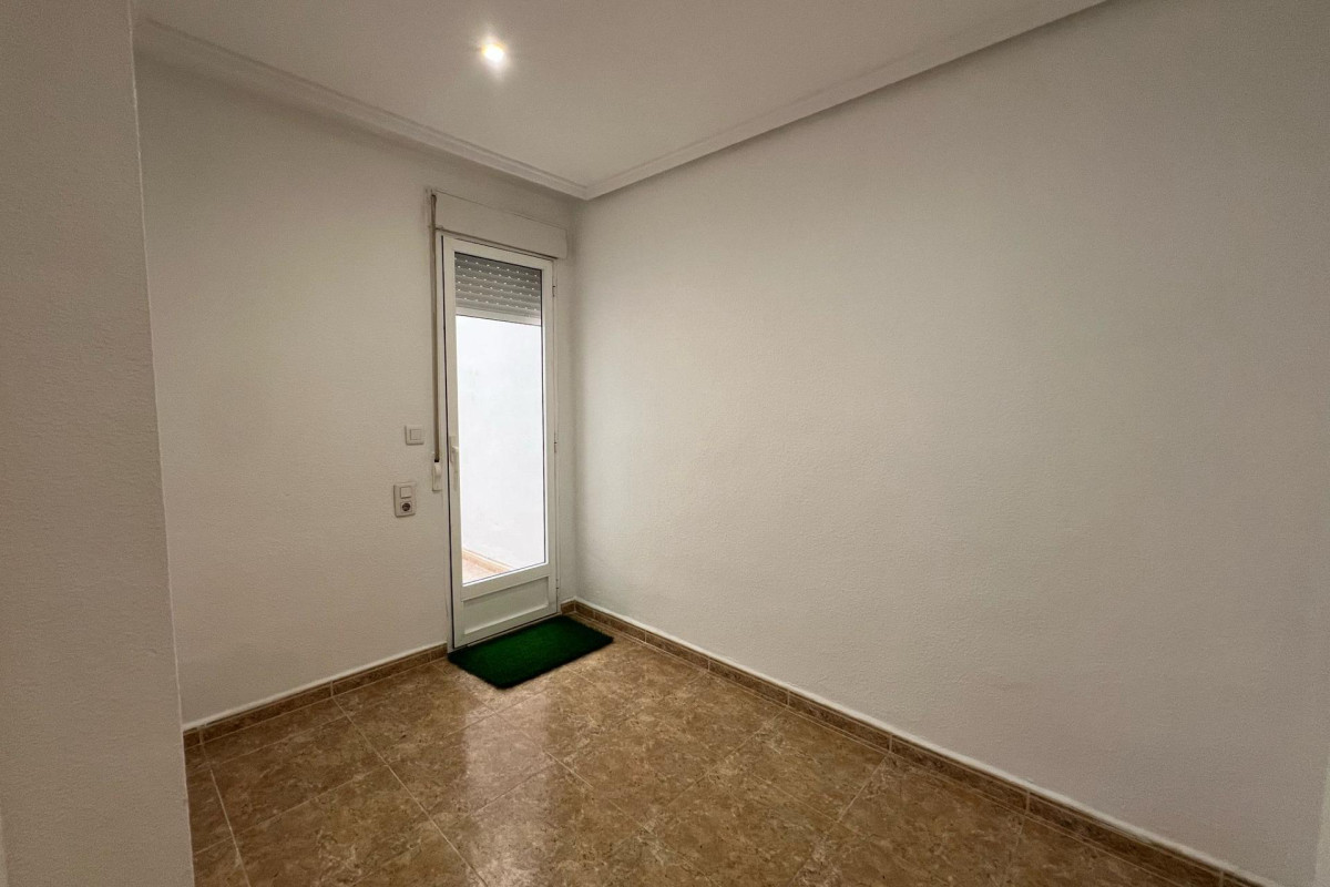 Resale - Apartment  - Torrevieja - Centro