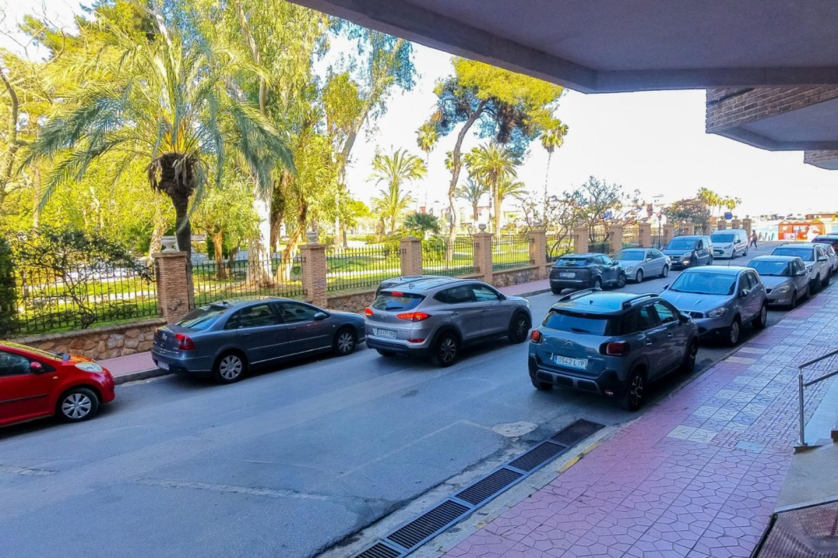 Herverkoop - Appartement  - Torrevieja - Playa del Acequión