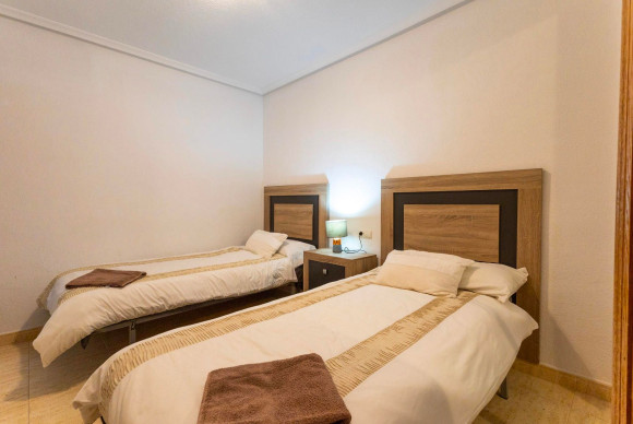 Reventa - Apartamento / piso - Torrevieja