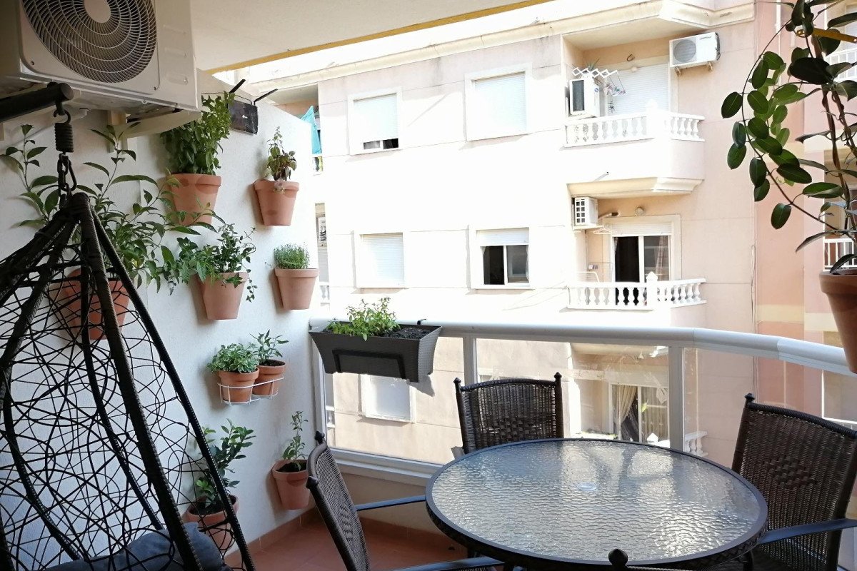 Resale - Apartment  - Torrevieja - Playa del Cura