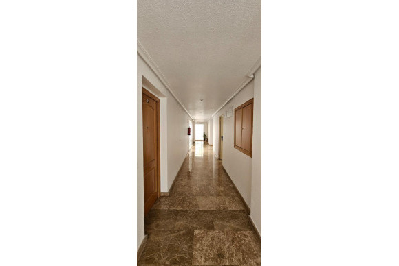 Resale - Apartment  - Torrevieja - Playa de los Locos
