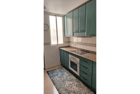 Resale - Apartment  - Torrevieja - Playa de los Locos