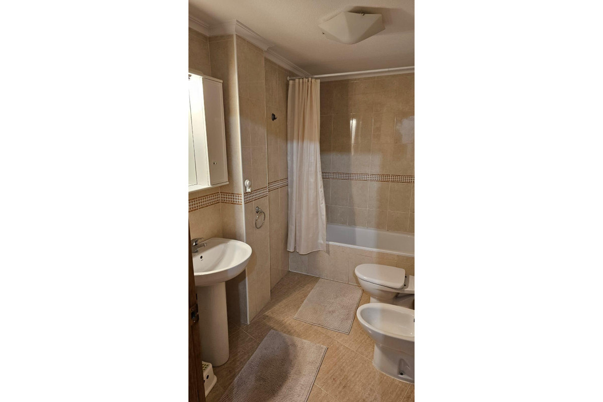 Resale - Apartment  - Torrevieja - Playa de los Locos