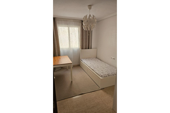 Resale - Apartment  - Torrevieja - Playa de los Locos