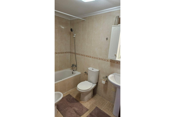Resale - Apartment  - Torrevieja - Playa de los Locos