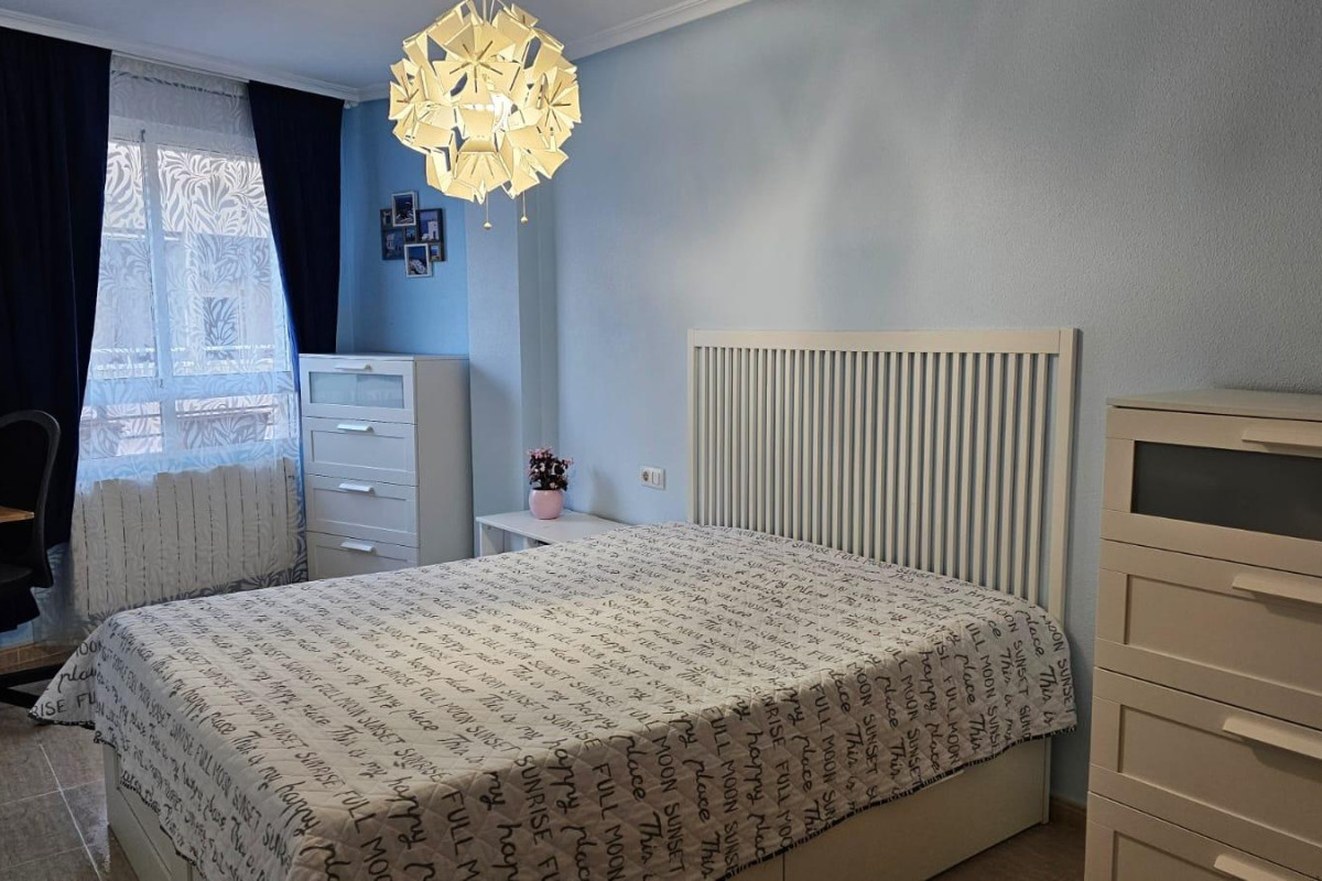 Resale - Apartment  - Torrevieja - Playa de los Locos