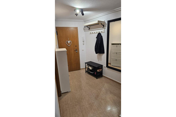 Resale - Apartment  - Torrevieja - Playa de los Locos