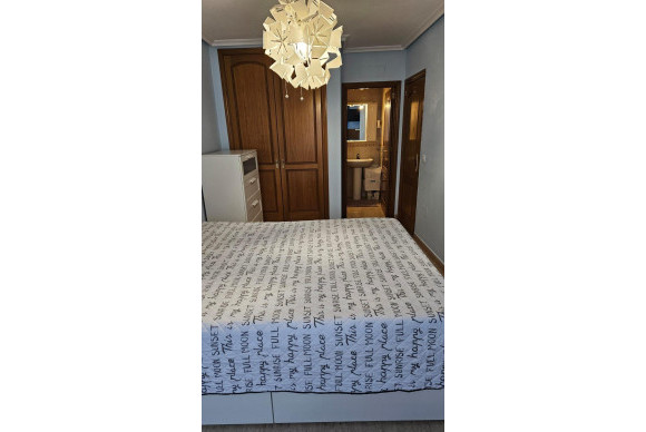 Resale - Apartment  - Torrevieja - Playa de los Locos