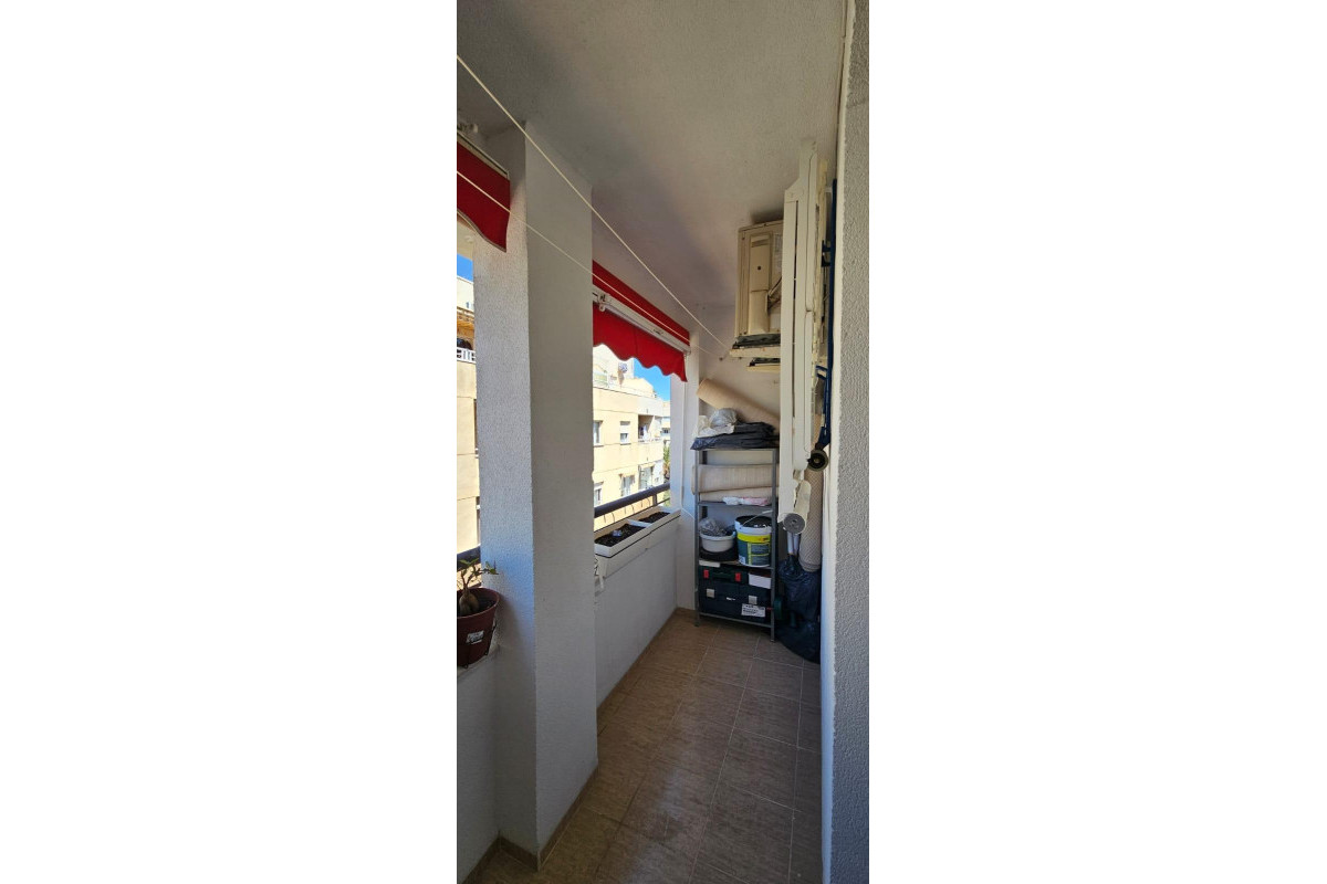 Resale - Apartment  - Torrevieja - Playa de los Locos