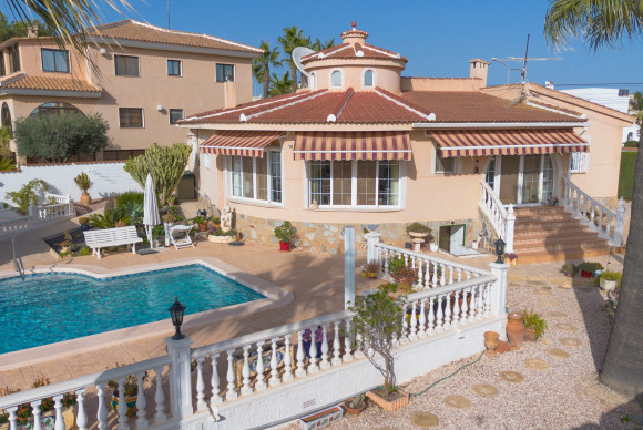 Herverkoop - Vrijstaande Villa - Ciudad Quesada