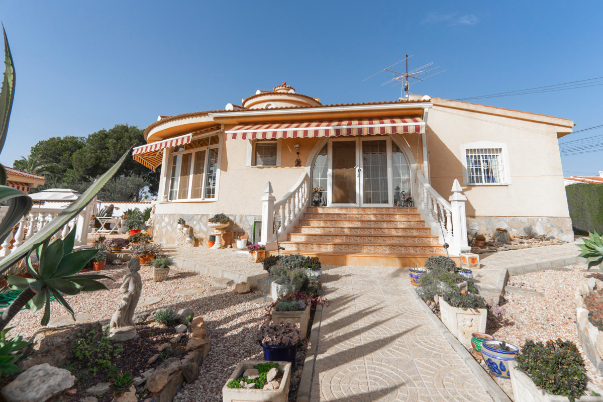 Herverkoop - Vrijstaande Villa - Ciudad Quesada
