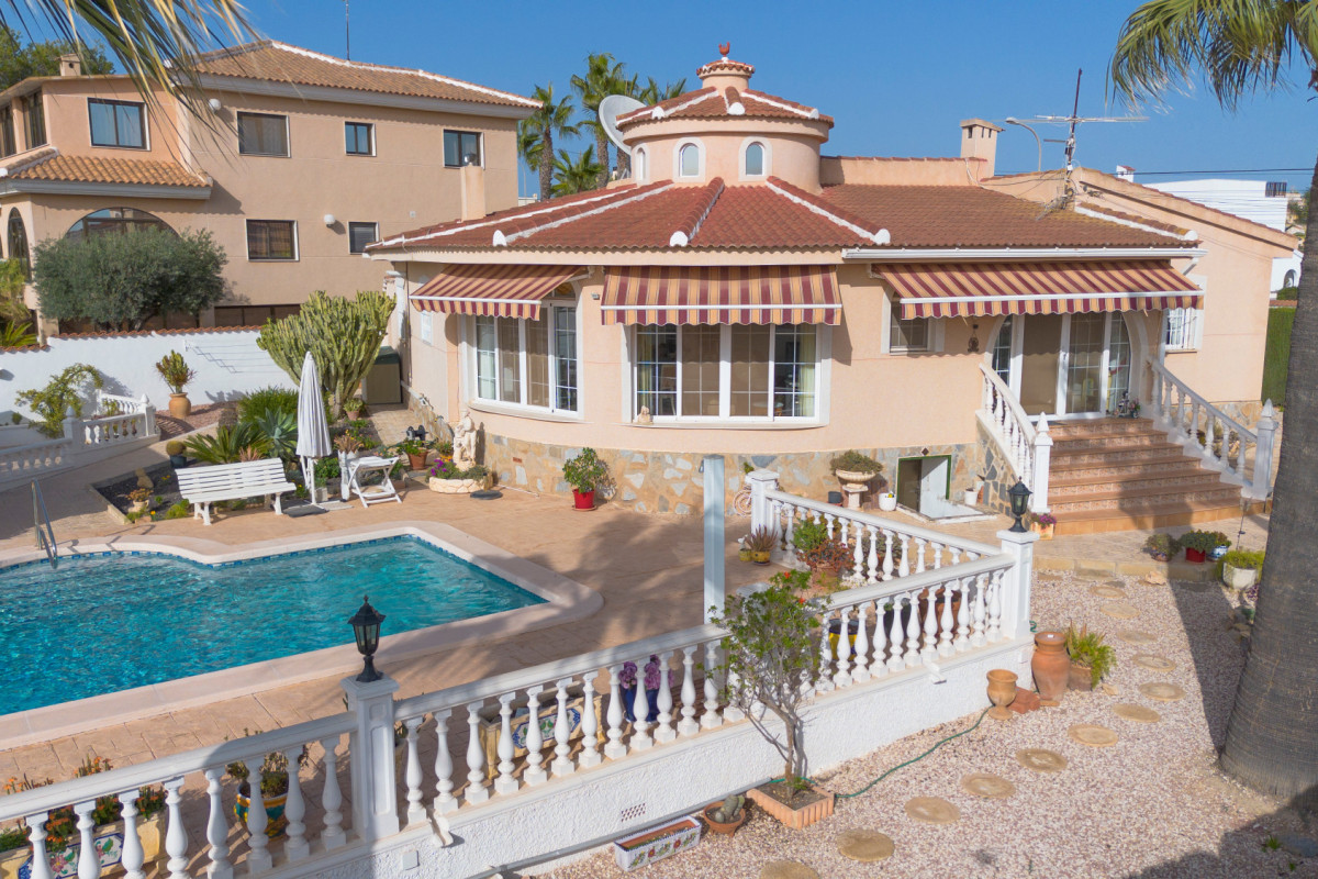 Herverkoop - Vrijstaande Villa - Ciudad Quesada